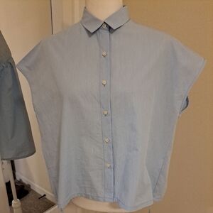 NICHOLSON & NICHOLSON  Top Boxy Light Blue Size 36 EUC